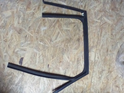 Рамка прокладка дверь левый задняя citroen c3 aircross 13452288 фото №1