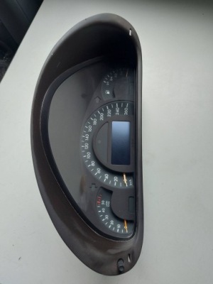 Mercedes w203 счетчик a2035407011 фото №1