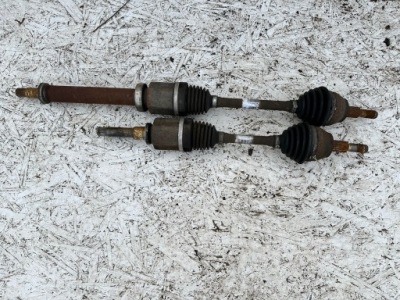 Focus mk3 привідний вал ліва короткий 1,0b f1f1-3b437-pb фото №1