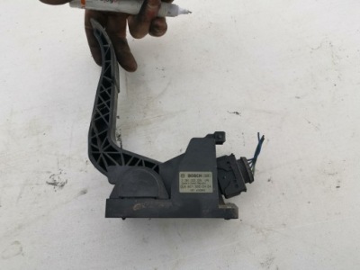 Педаль газа потенциометр a9013000404 mercedes sprinter 901 902 903 фото №1