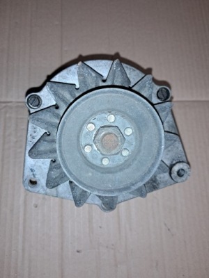 Генератор mercedes opel bosch 14v 35a 0120400622 фото №1