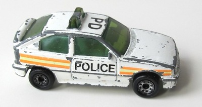 MATCHBOX-OPEL KADETT GSi POLICE/VAUXHALL ASTRA