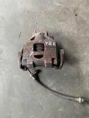 Суппорт правый перед toyota yaris iii фото №1