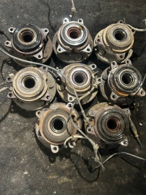 Land rover discovery ii l318 ступиця колеса 2.5 фото №1