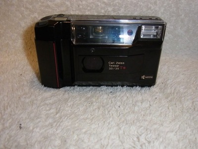 YASHICA T2 CARL ZEISS TESSAR T* 3.5/35mm