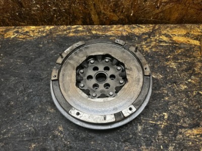 Колесо двомасовий opel astra k 1.2 turbo 55505202 фото №1