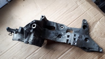 A6 c7 рестайлинг  кронштейн генератора 2.0 tdi 04l903143b a5 фото №1
