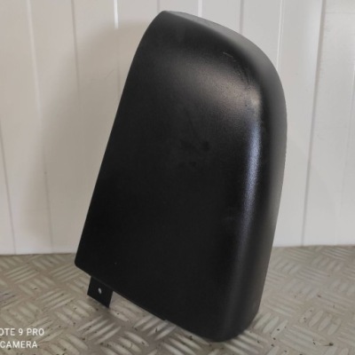 Кутик лампи лівий задня renault trafic iii fiat talento 9039037759r фото №1