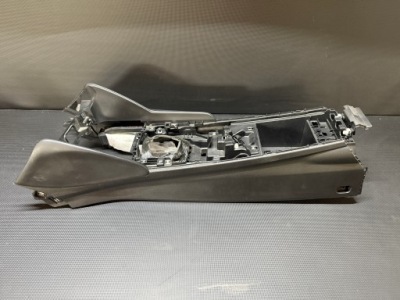 Подлокотник alfa romeo giulia quadrifoglio 156121183 фото №1