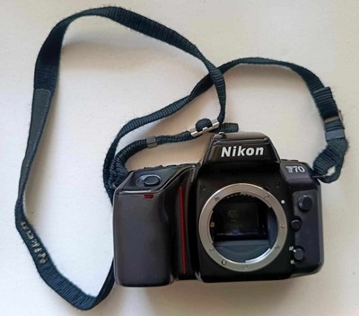 Aparat Nikon F70