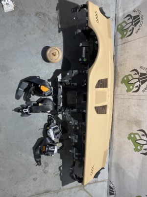 Porsche macan 95b панель приладів консоль ремені фото №1