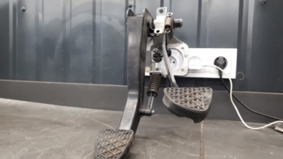 Педаль зчеплення i гальма mercedes w202 фото №1