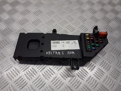 Коробка запобіжників opel vectra c 2.2 13223678 фото №1
