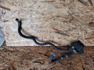 З'єднувач води tesla model x 1003117-00 фото №1