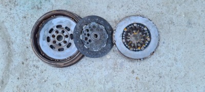 Сцепление колесо двухмассовый primastar avantime espace trafic 2.5 dci 2.2 dci фото №1