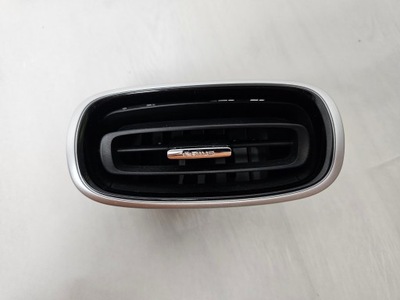 Решітка обдув впуск правий права toyota prius iv фото №1