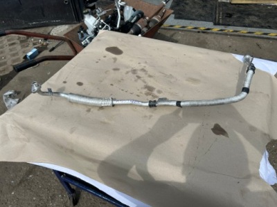 Renault austral 1,2 e-tech шланг кондиціонера 92454879r фото №1