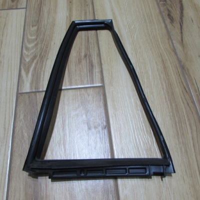 Прокладка скло двері задніх правих toyota verso фото №1