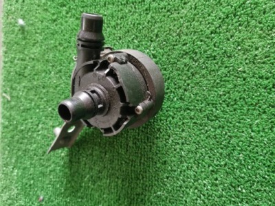 Bmw f45 насос води 8643397 фото №1