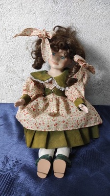 porcelanowa lalka laleczka