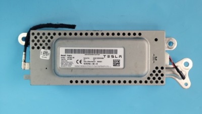 Tesla model 3 21r модуль блок керування підсилювач радіо 1079755-00-d фото №1