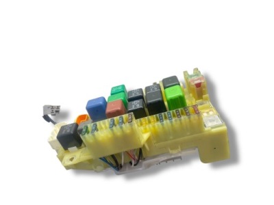 Lexus gs 300 400 430 1997 рамка / модуль запобіжників фото №1