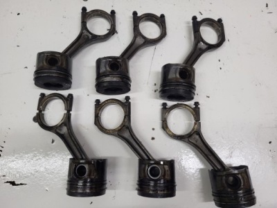 Поршень шатун citroen peugeot 407 2.7 hdi фото №1