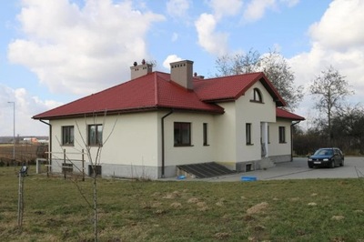 Dom, Motycz, Konopnica (gm.), 360 m²