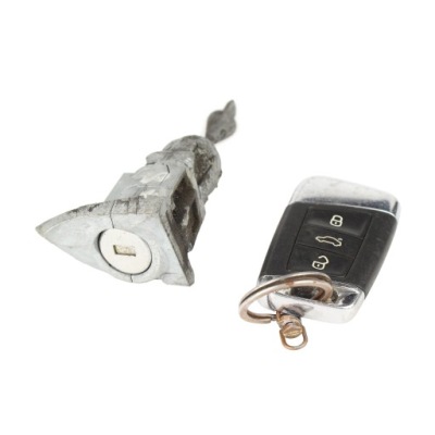 Вкладка замка дверь ключ vw passat b8 2014-2023 фото №1