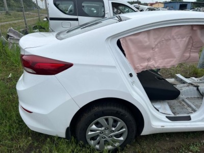 Hyundai elantra vi 16- четверть правый задняя крыло фото №1