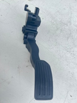 Note ii e12 1,2 потенциометр педаль газа nissan оригинальный номер 180021hmob фото №1