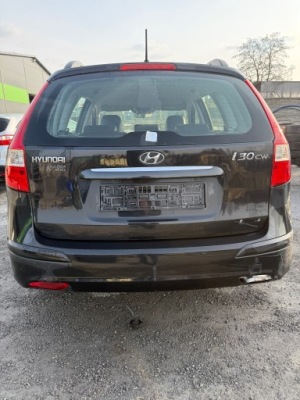 Hyundai i30 універсал кришка багажника задній задня kod 9f фото №1