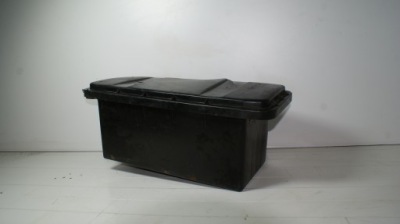 Mercedes r107 sl slc коробка контейнер на аккумулятор 1078430005 фото №1