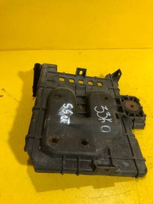 Hyundai i30 основание аккумулятор фото №1