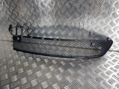 Mercedes b klasa w246 решітка бампера середня фото №1