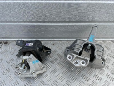 Kia niro кронштейн двигун ліва права 21830-g2000 21810-g2000 фото №1