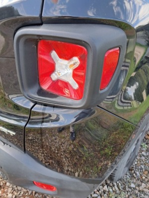 Лампа права задній jeep renegate комплектна 15r європа фото №1