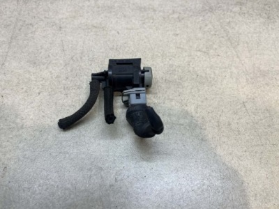 Клапан вакуумa audi a4 b6 2.5 tdi 1j0906283a фото №1