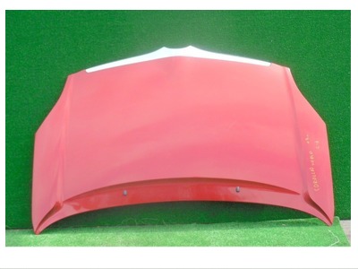 Toyota corolla verso 2003r - капот фото №1