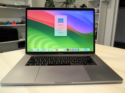 MacBook Pro 15" i7 16GB 250GB SSD