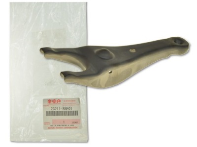 Кронштейн зчеплення 23211-85f01 оригінал suzuki фото №1