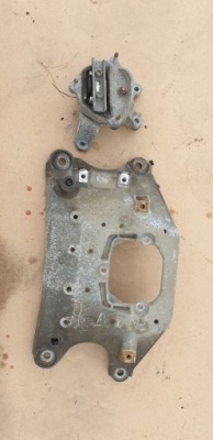 Кронштейн коробки audi a4 a6 8k0399263at фото №1