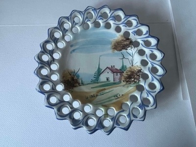 Porcelanowy talerz ażurowy wieś 18 cm