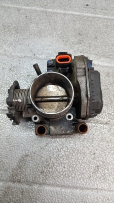 Дросельна заслінка audi a4 b5 96r sedan фото №1