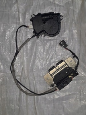 Bmw x6 f16 f86 замок доводчик крышки задний задняя фото №1