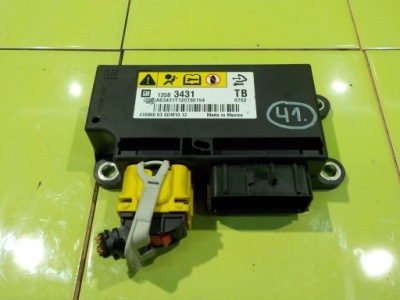Opel insignia a i opc line 2.0 cdti 12r модуль датчик подушка безпеки 13583431 фото №1