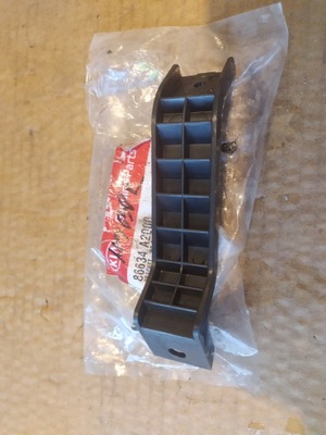 Напрямна кронштейн бампера задня kia ceed ii 2012-2018 фото №1