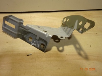 Peugeot 208 i кронштейн крила лівий лист фото №1