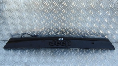 Jeep cherokee задняя дверь накладка крышки багажника фото №1