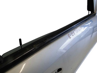 Mercedes e w211 211молдинг na двері передні праве фото №1